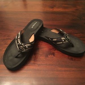 Coach Jasmine Flip Flop in Black with grey - Sz 8